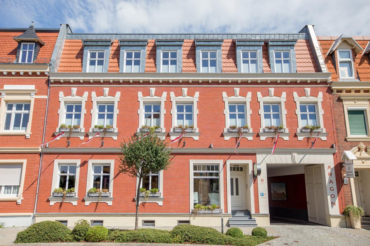 Aragon - Hotel - Garni Tangermünde Exterior foto